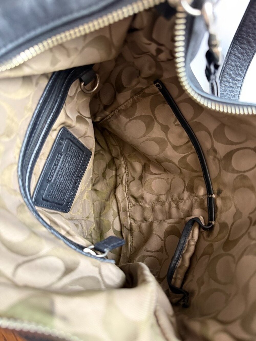 Vintage Y2K Coach 9188 Legacy Slim Duffle Crossbody Shoulder Bag Black Leather - Picture 8 of 10